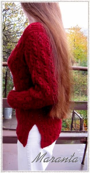 sweter medaliony
