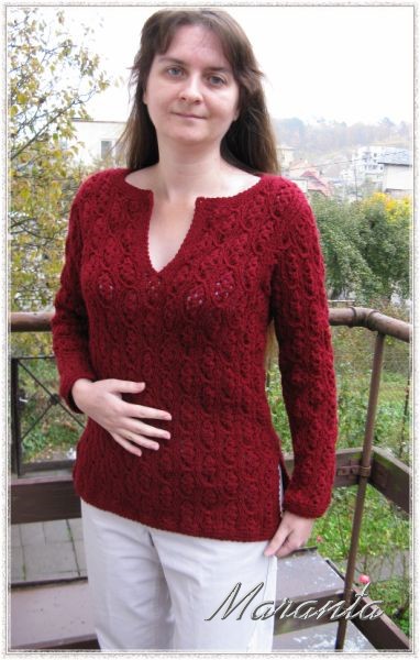 sweter medaliony