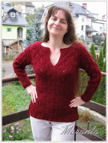 sweter medaliony