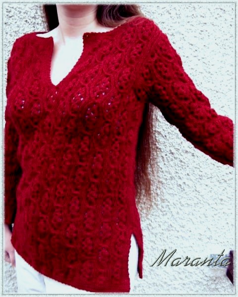 sweter medaliony