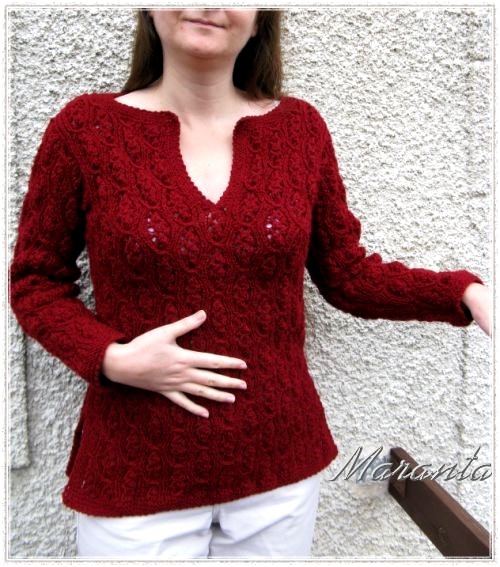 sweter medaliony